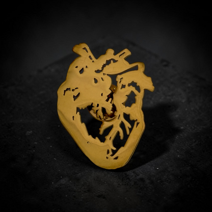 Pin Corazón Anatomico Dorado